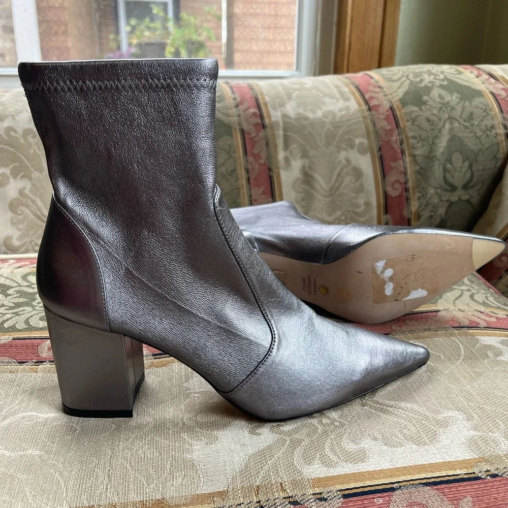 STUART WEITZMAN Metallic Block Heel Sock Booties. Size 8
 N1-10 - Picture 3 of 8